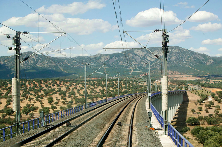 Adif destina 47,8M€ para modernizar la electrificación de la LAV Madrid-Sevilla